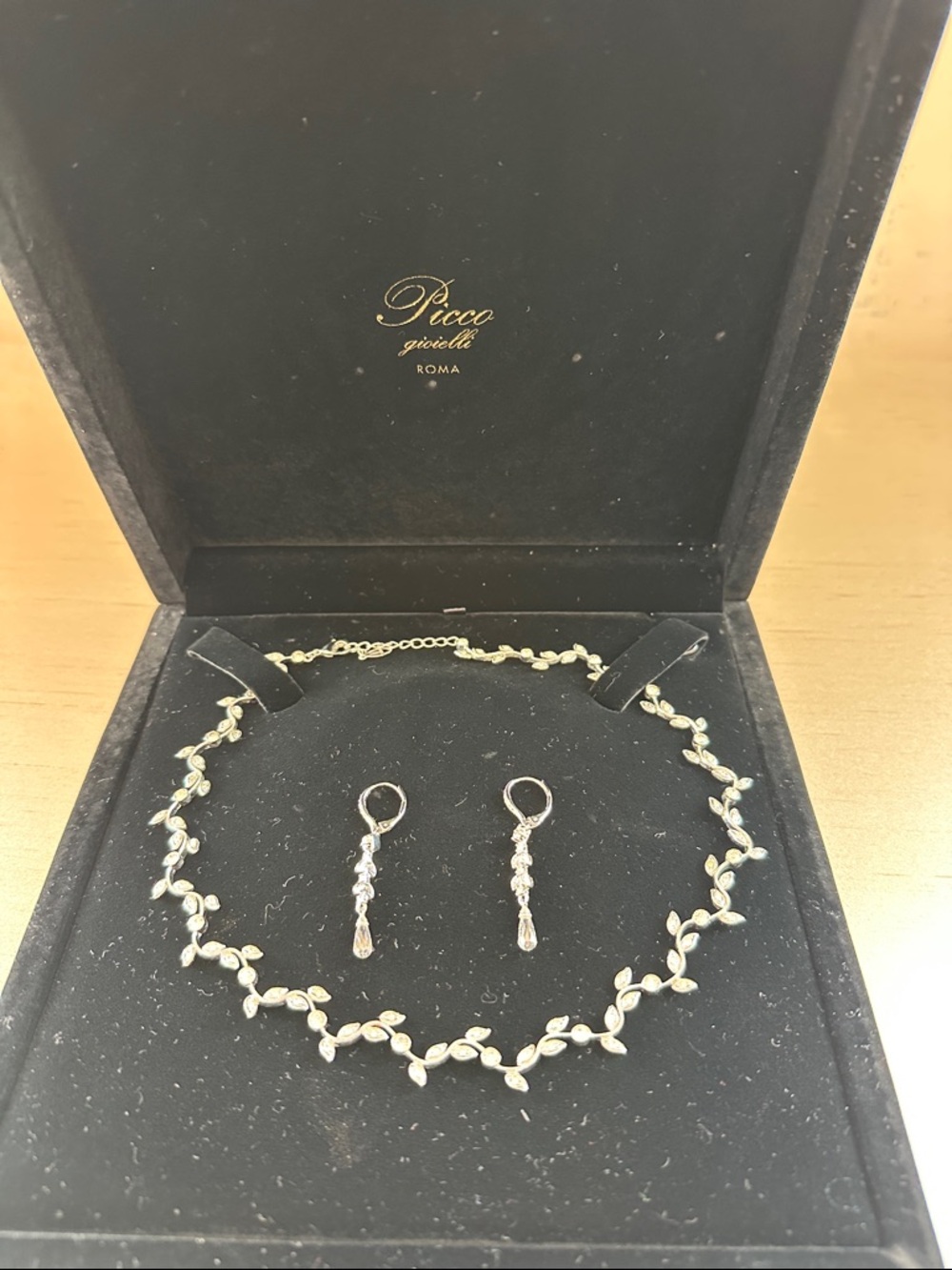 Picco Gioielli Silver Pearl Vine Necklace with Matching Drop Earrings - Silver